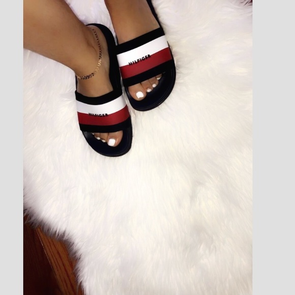 SOLD‼️‼️ Tommy Hilfiger slides - Picture 2 of 2